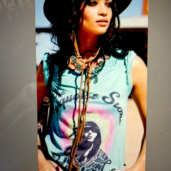 Seeking… medium or large😁 - Picture 1 of 2